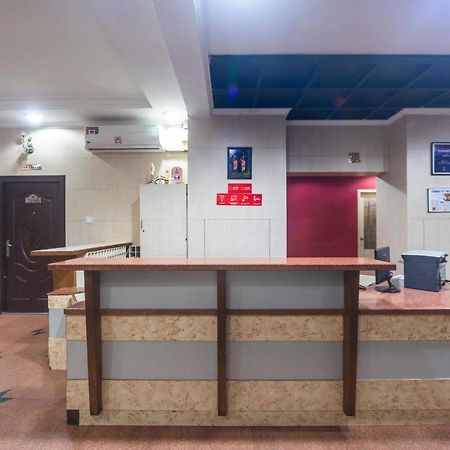 Capital O 66763 Blossoms Serviced Apartments Chennai Exterior foto