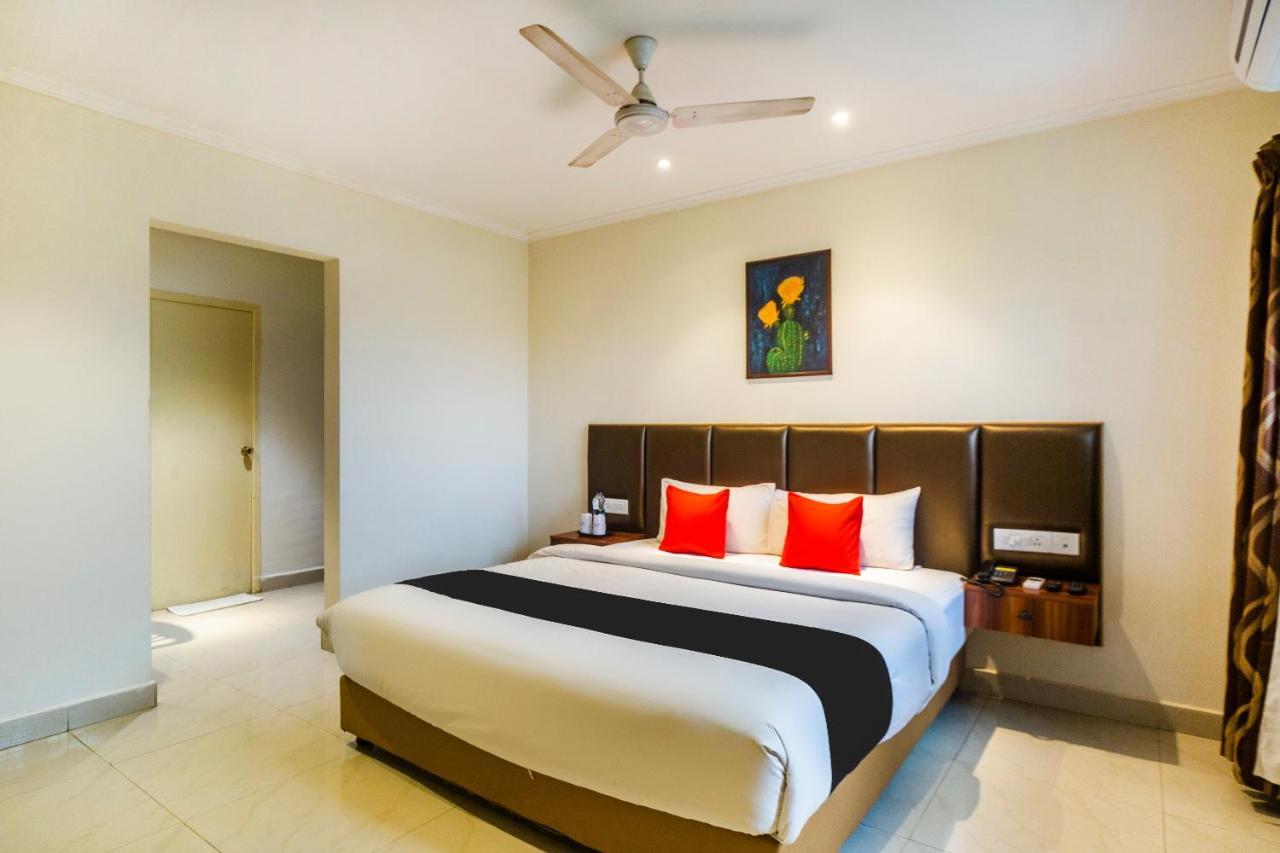 Capital O 66763 Blossoms Serviced Apartments Chennai Exterior foto