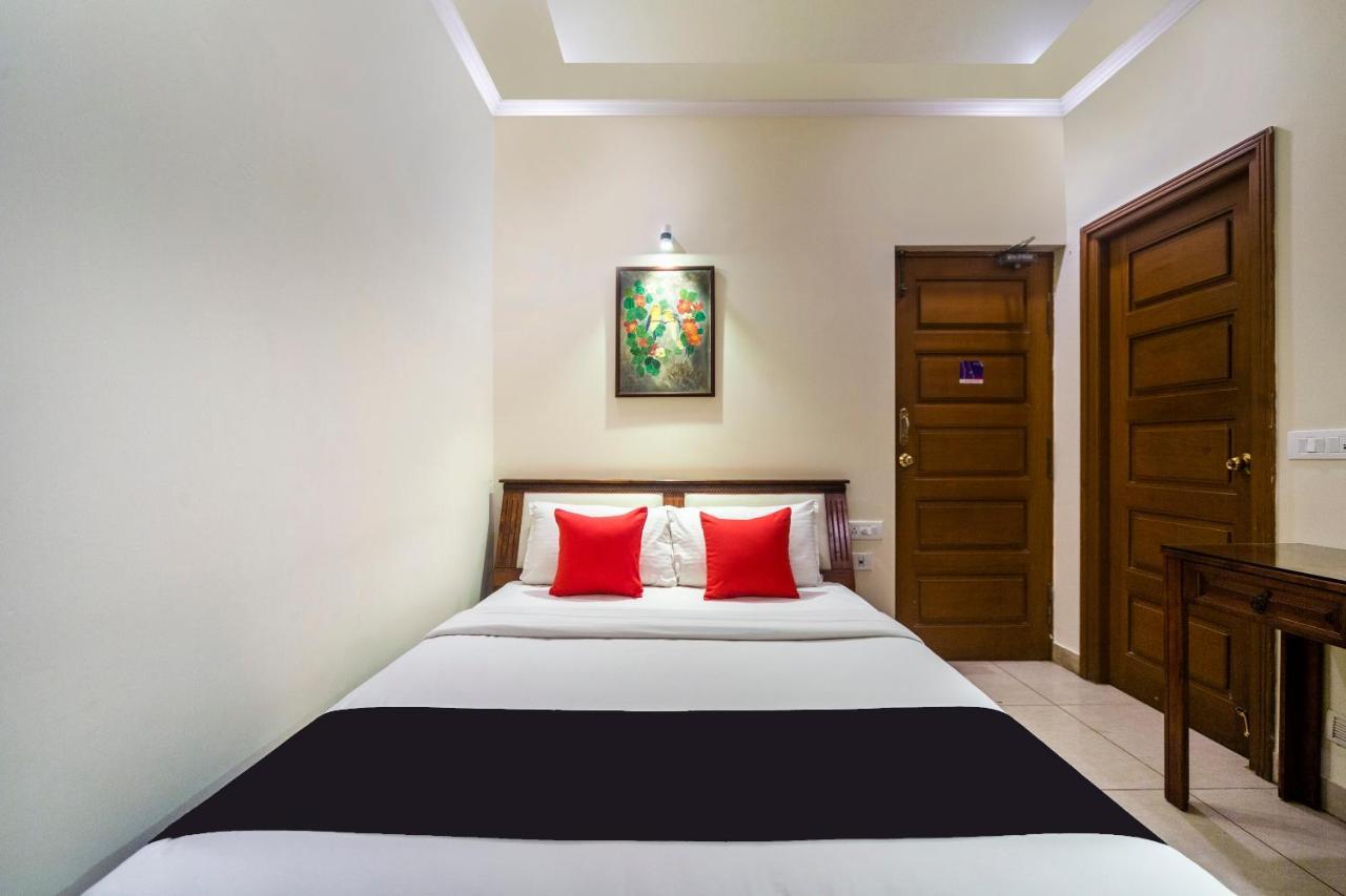 Capital O 66763 Blossoms Serviced Apartments Chennai Exterior foto
